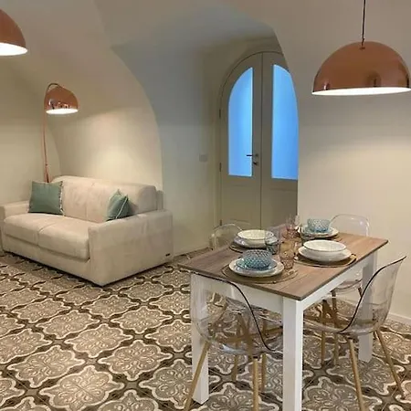 Holiday home Dimora Estlevante *
